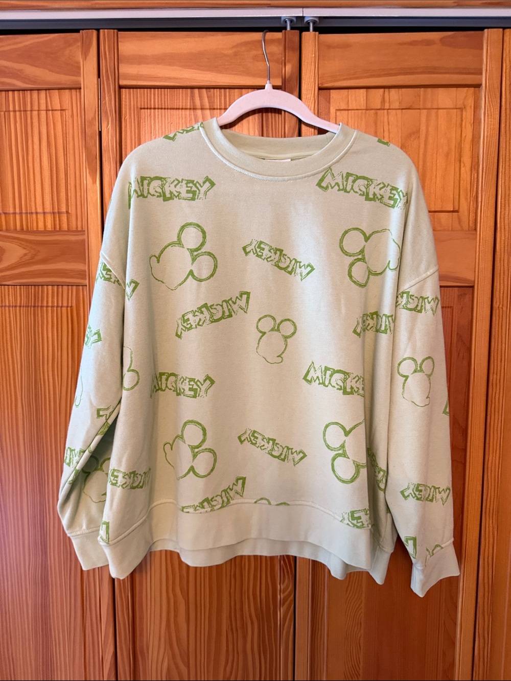 Disney Mickey women’s XL Sweatshirt